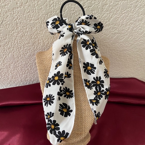 💕Last one Daisy Ribbon Hair Tie Scrunchies - Picture 2 of 6